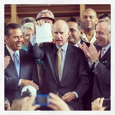 California Governor Jerry Brown signing  S.B. 1029 at Los Angeles' Union Station. (Credit: The California High Speed Rail Authority's  Instagram account)